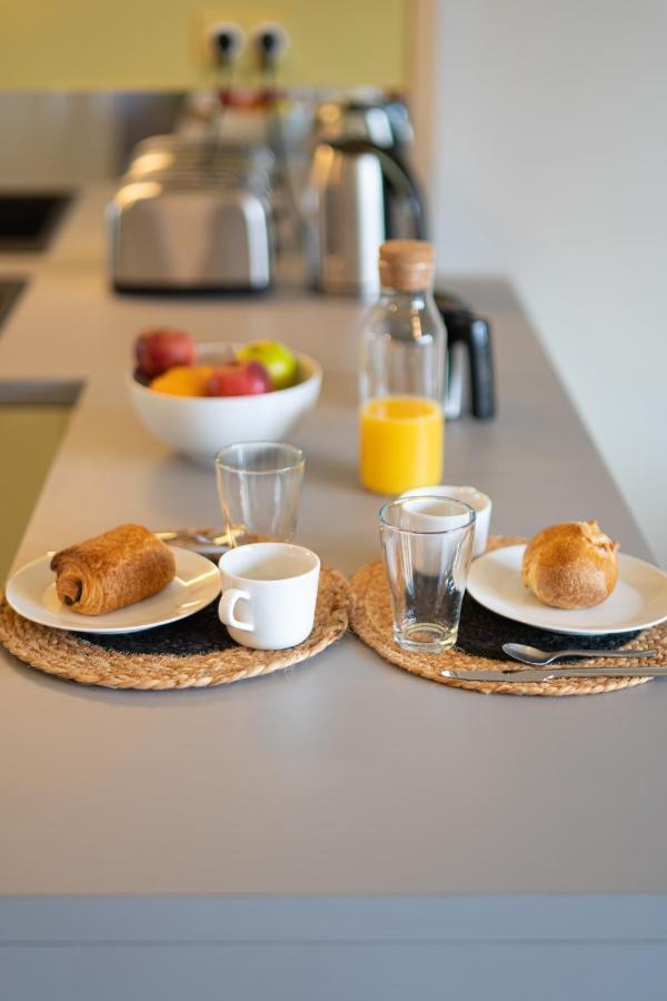 Tours Centre - Proche Gare - Parking Velo - Balcon - Arrivee Autonome Apartment Exterior photo
